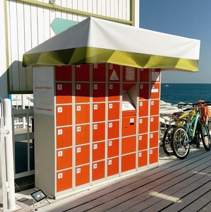 Taquillas inteligentes (Smart Lockers) en la playa España, Cartagena 2020